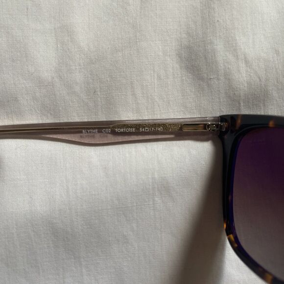 Nicole Miller New York Blythe C02 Tortoise Polarized Sunglasses 54-17-140